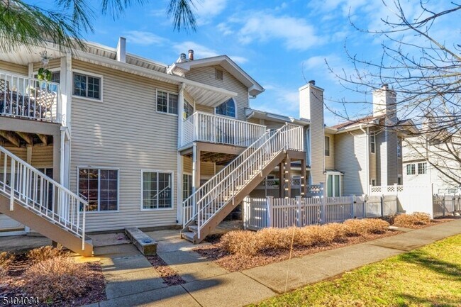 Building Photo - 20 Academy Ct