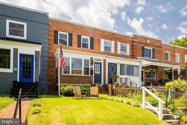 Building Photo - 241 Lynhaven Dr