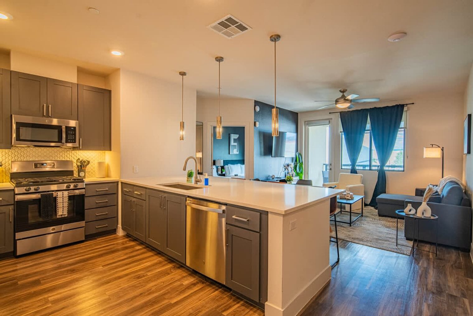 Building Photo - 15501 N Dial Blvd