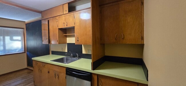 Building Photo - Troy