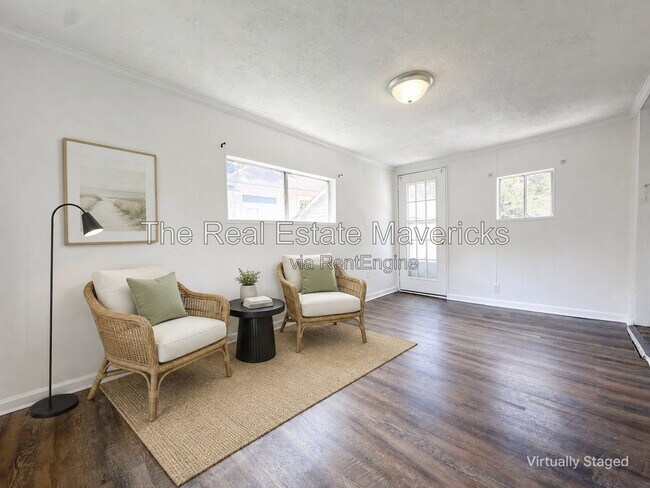 Building Photo - 404 N Seminole Dr