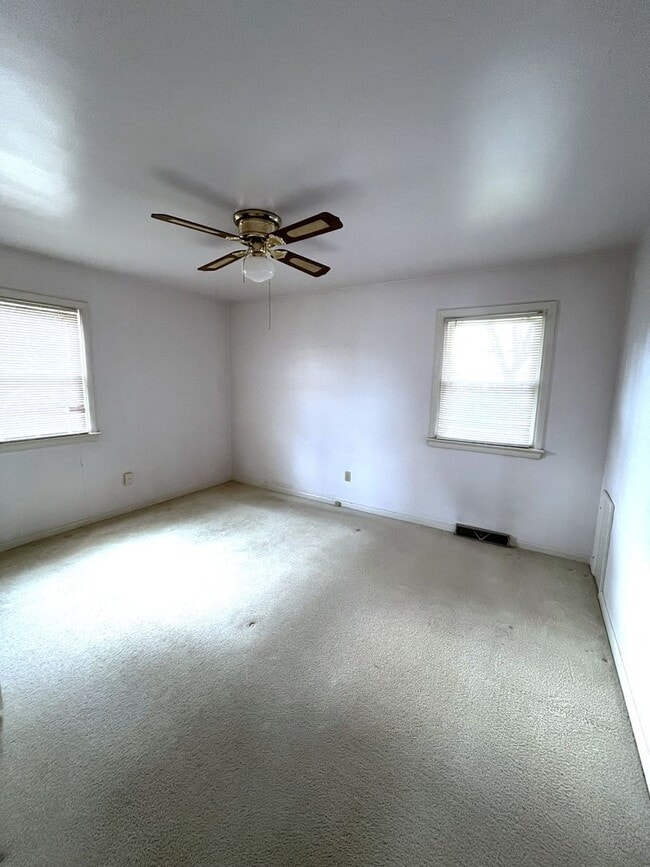 Building Photo - Beautifully Renovated Single-Family Ranch – 3 Beds, 2 Baths