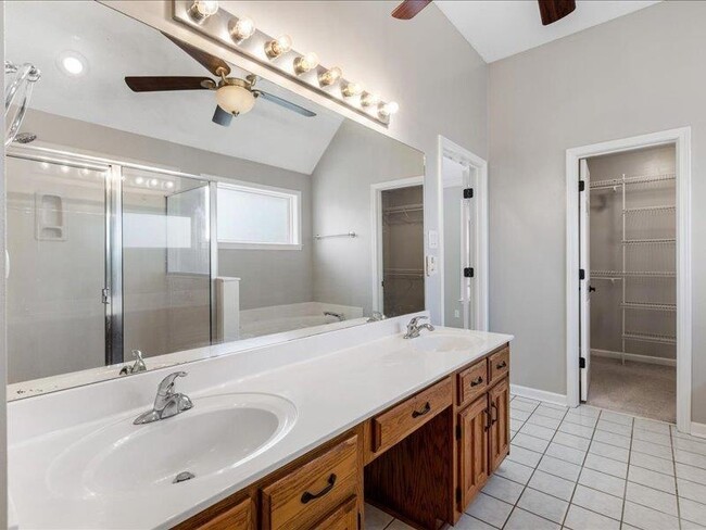 Building Photo - 615 Jockey Cove