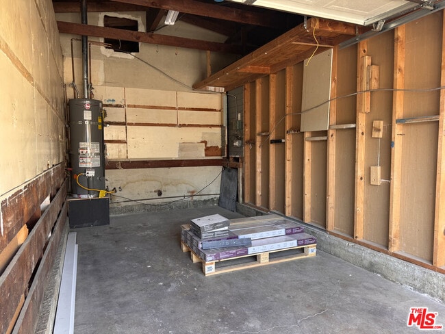 Building Photo - 12001 Sylvester St