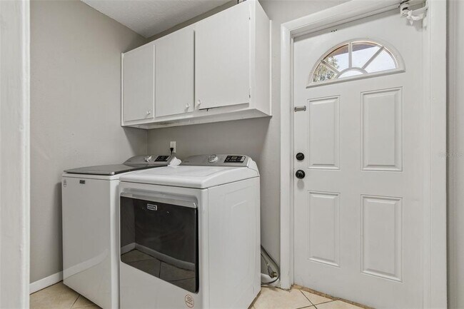 Building Photo - 7111 Gateway Ct