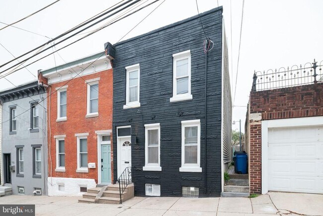 Building Photo - 170 Markle St