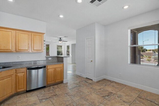 Building Photo - *NICE UPGRADED HOME IN SOUTHERN HIGHLANDS!!
