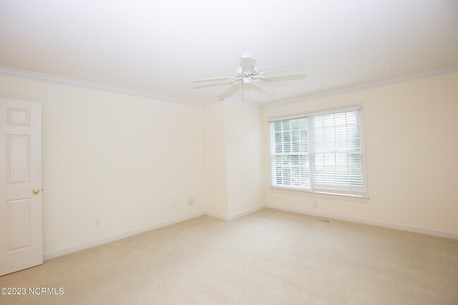 Building Photo - 287 Knoll Rd