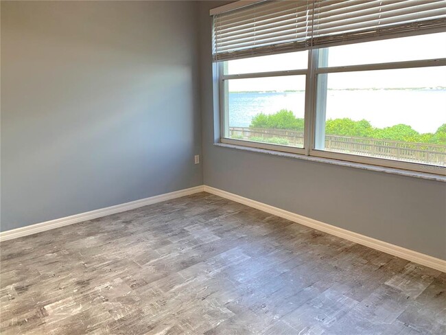 Building Photo - 200 Harbor Walk Dr