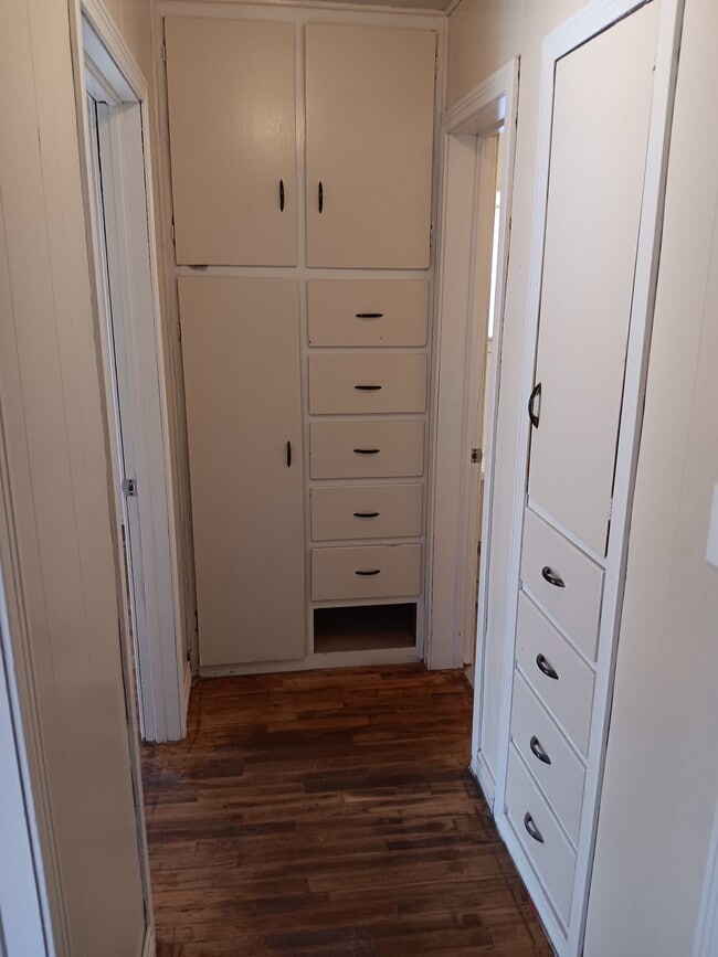 Building Photo - 1313 Denson Dr