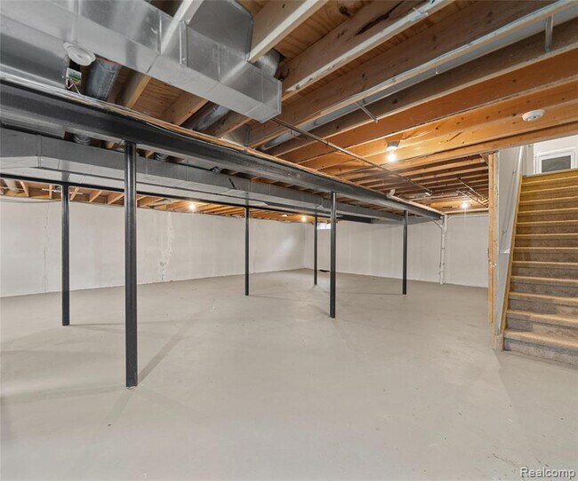 Building Photo - 5864 Willow Ridge Dr