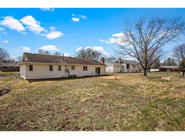 Building Photo - 953 Redwood Dr