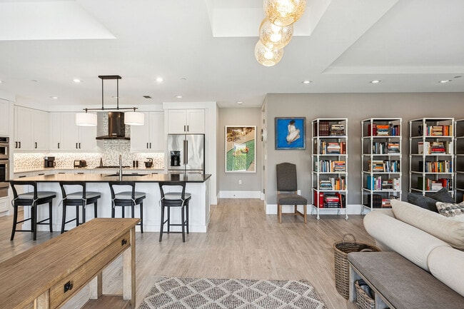 Building Photo - 1135 3rd Ave S