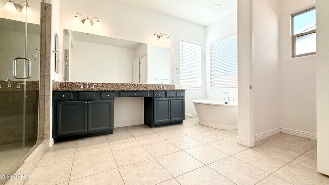 Building Photo - 3355 E Constance Wy