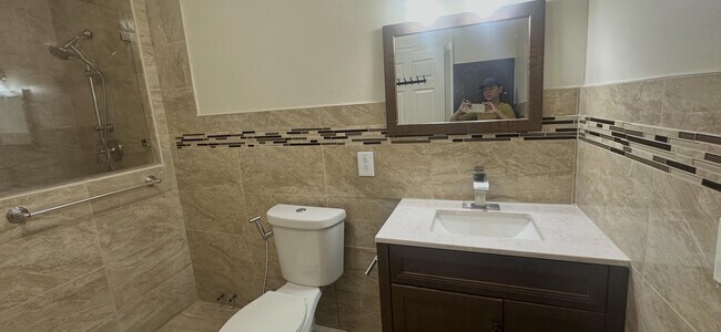 Building Photo - 4900 SW 103rd Pl