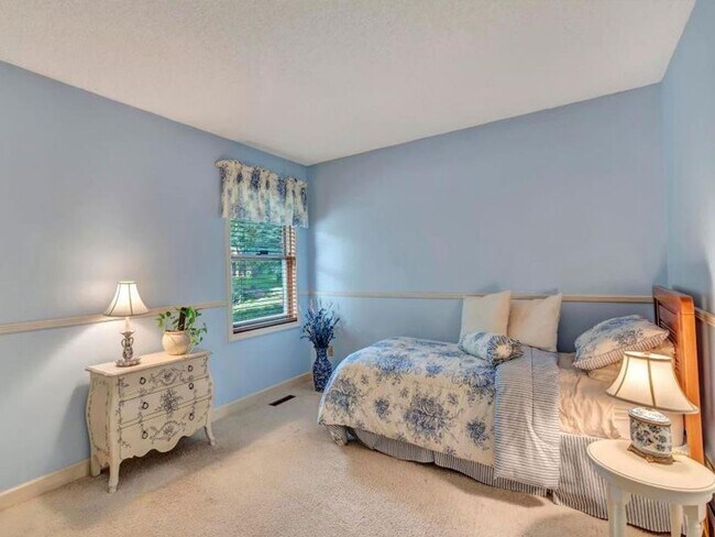 Building Photo - Luxury Home in Plymouth with 2-Level Primary Suite, Furnished or Unfurnished, Wayzata Schools, Pe...