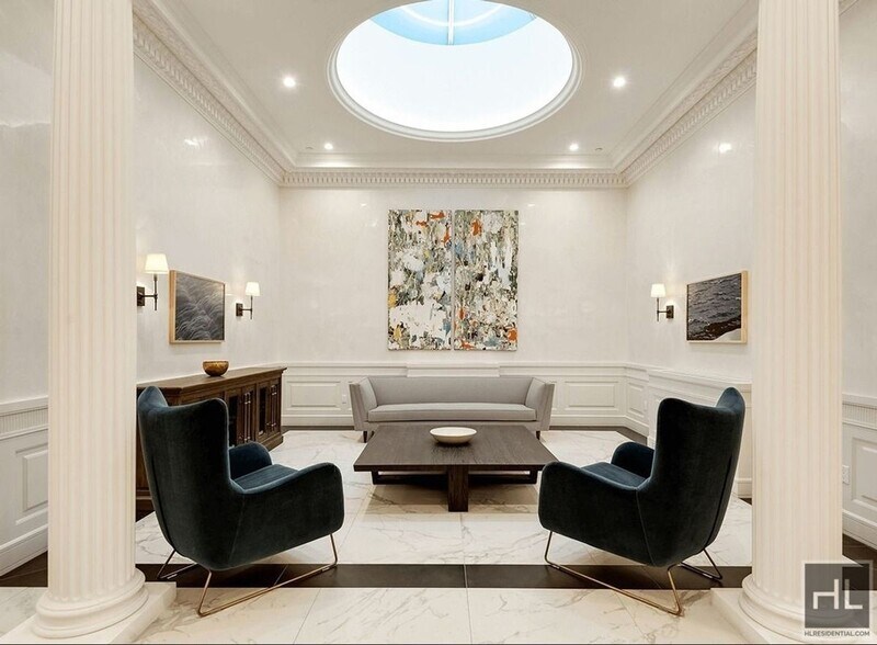 Building Photo - Renovated Cozy 1 bed 1 bath with washer and dryer. / WEST 76 STREET