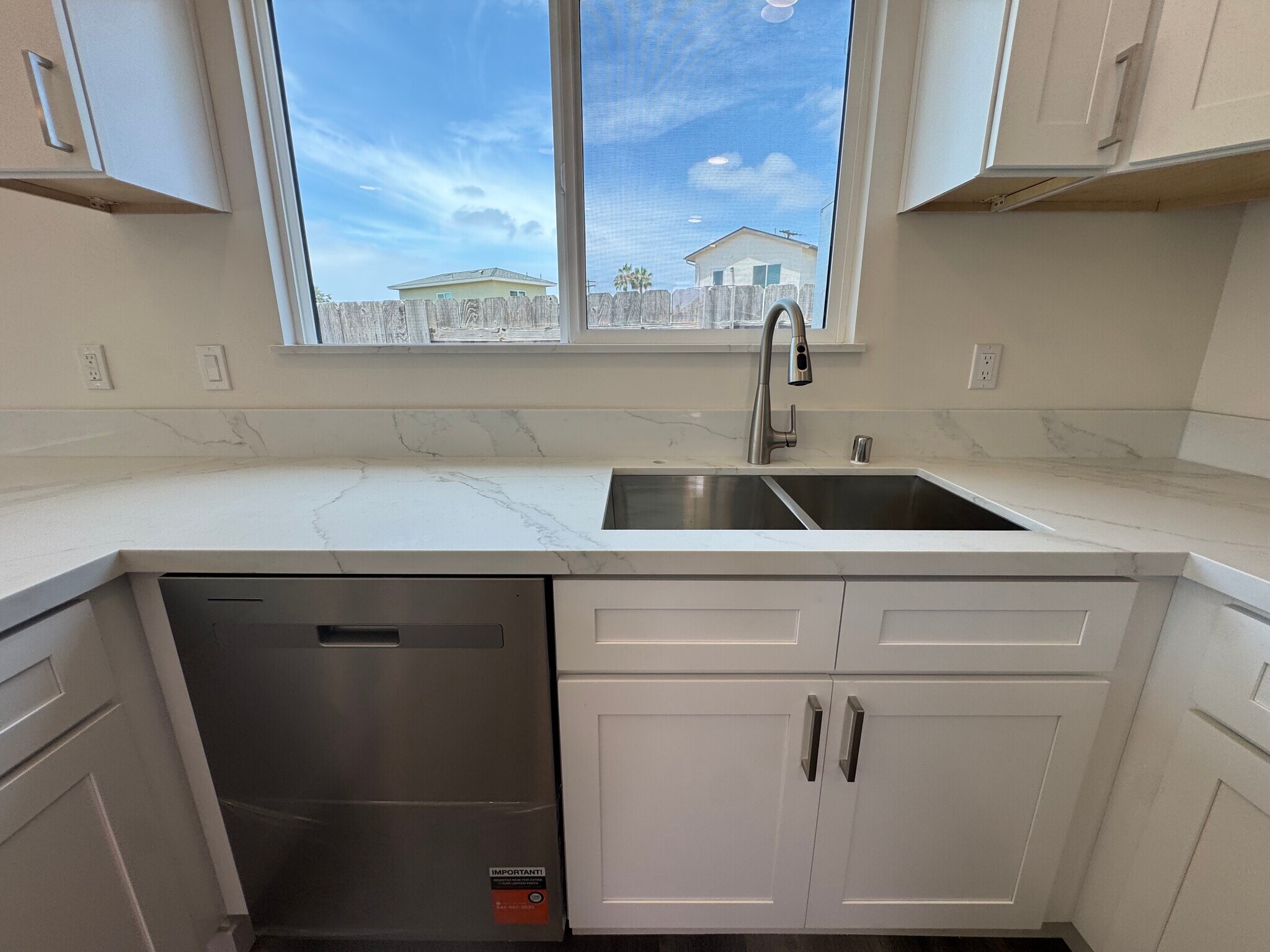 Building Photo - 3535 Hatteras Ave