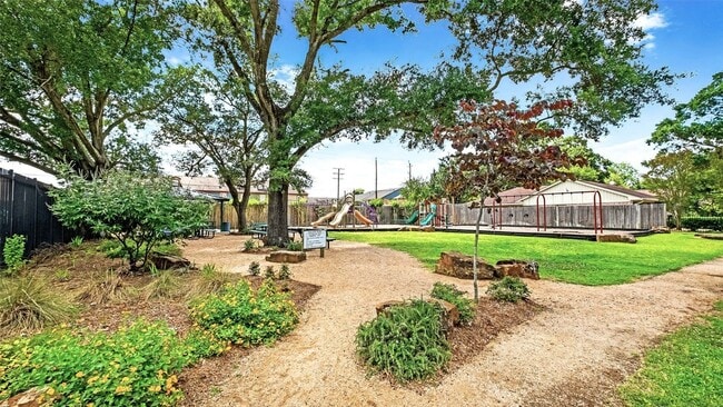 Building Photo - 14035 Myrtlea Dr