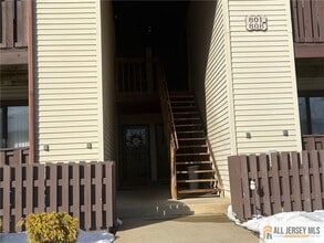 Building Photo - 802 Lindsey Ct