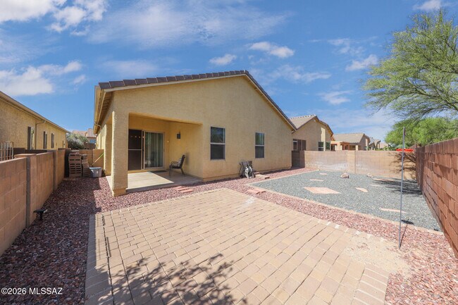 Building Photo - 10401 Yew Pl
