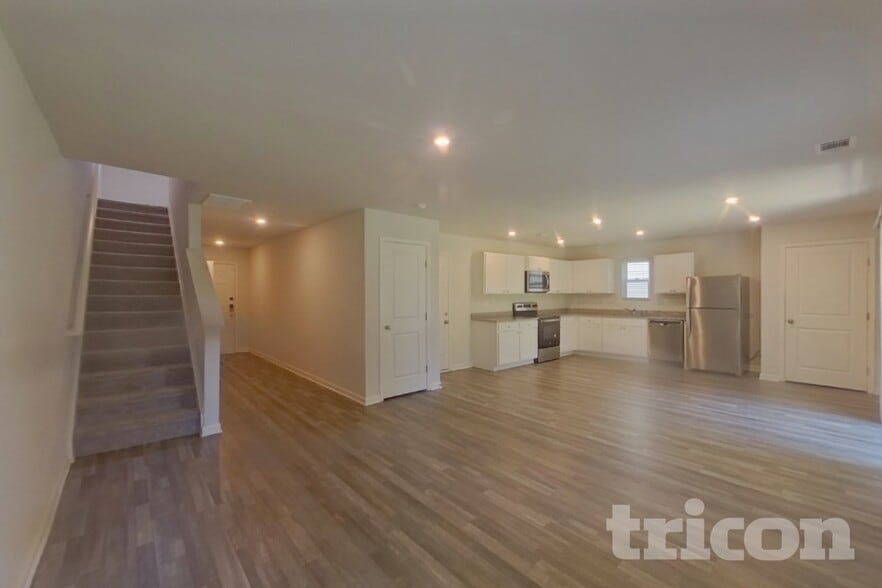 Building Photo - 527 Dayspring Dr