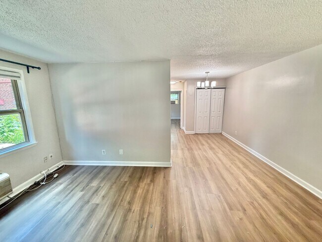 Building Photo - Arlington Gazebo Love, One Bedroom Close to Everything near Ballston