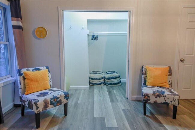 Building Photo - 46 W Shore Dr