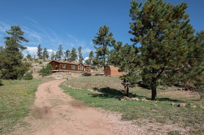 Building Photo - Wonderful Rural Home!