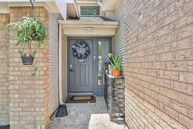 Building Photo - 19011 Sandia Pines Dr