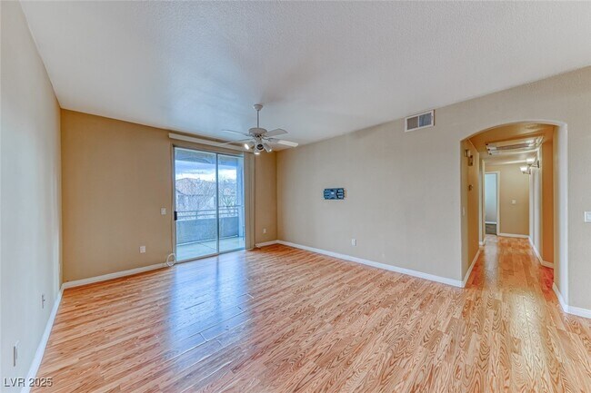 Building Photo - 75 N Valle Verde Dr
