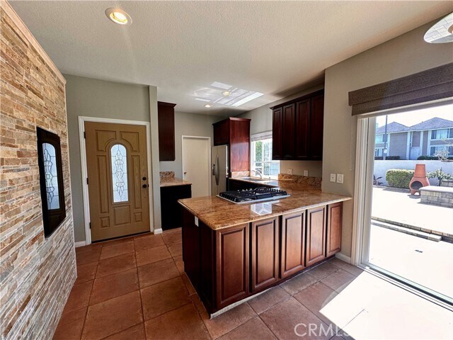 Building Photo - 24482 Lantern Hill Dr