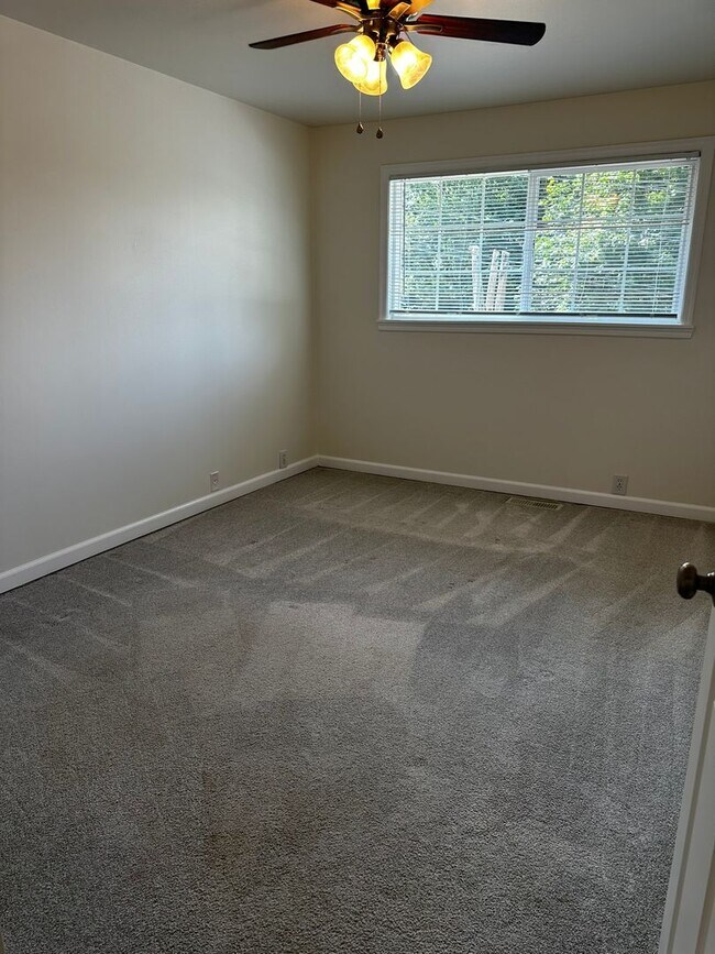 Building Photo - 3Bd/1.5Ba Renton House