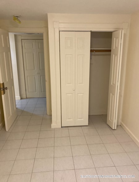 Building Photo - 120 London St