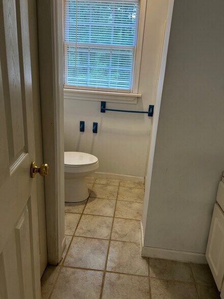 Building Photo - 12848 Farm Pond Ln