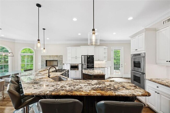 Building Photo - 11140 W Rd