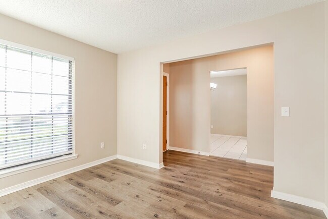 Building Photo - 3667 Lumberjack Cir N