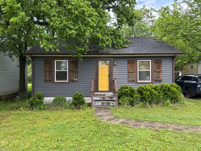 Primary Photo - Charming 1940s Cottage in the Heart of Mad...