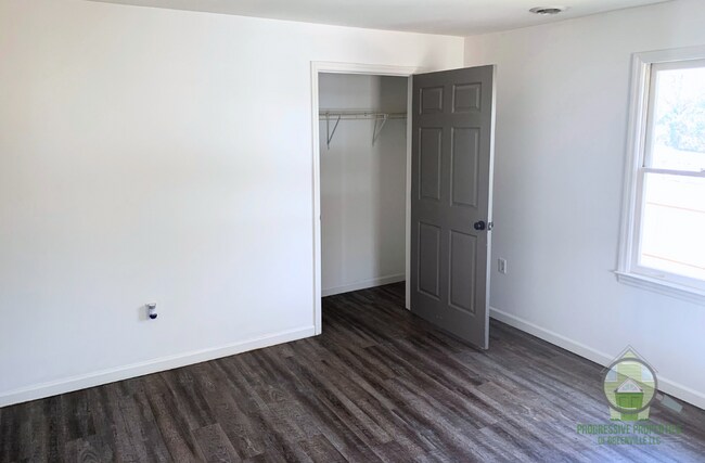 Building Photo - 205 Blackwood St