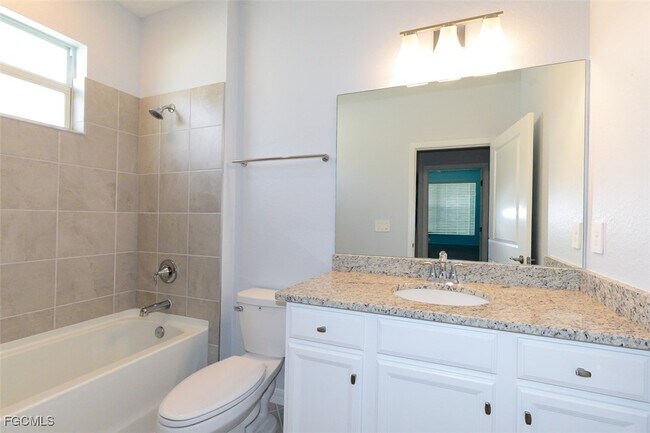 Building Photo - 3983 E Hampton Cir