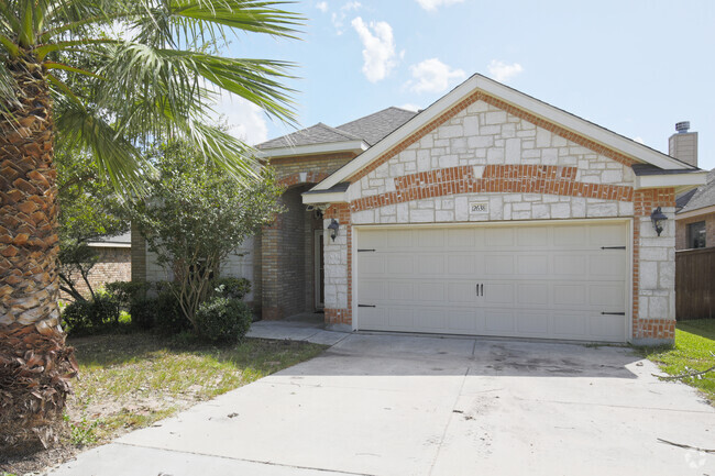 Building Photo - 12638 Alamito Creek