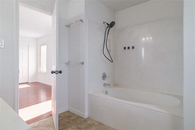 Building Photo - 13237 Coomes Dr