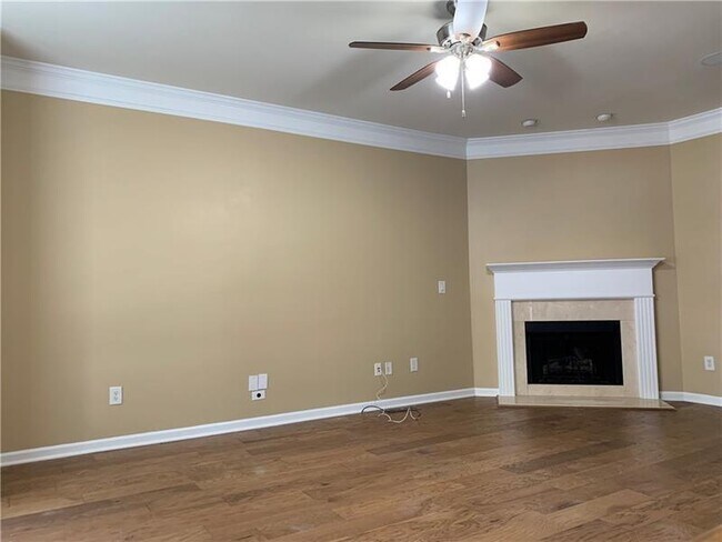 Building Photo - 6122 Deluna Way