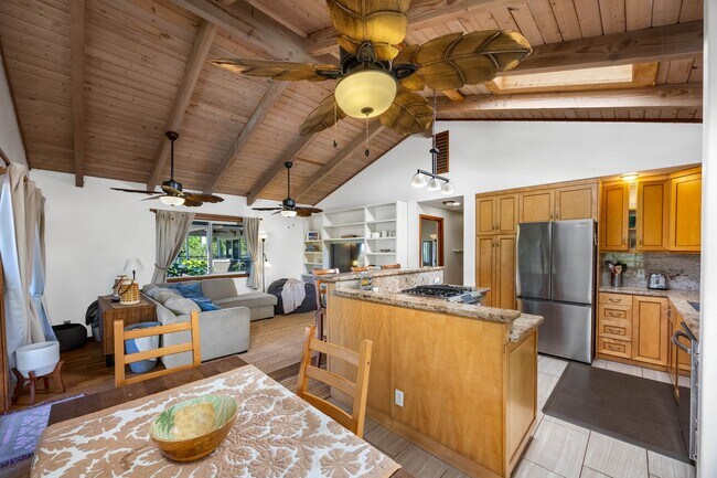 Building Photo - 59-018 Holawa St