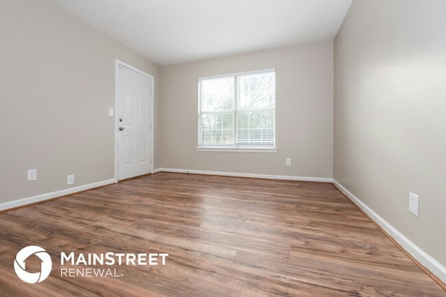 Building Photo - 6584 Planters Ct