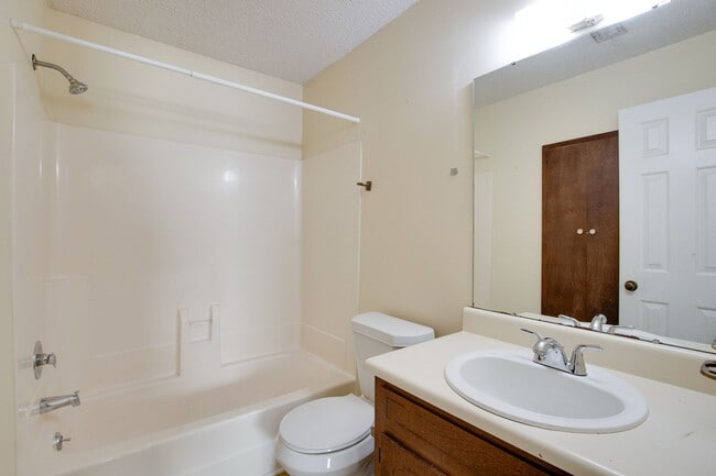 Building Photo - 6201 Friar Tuck Dr NW