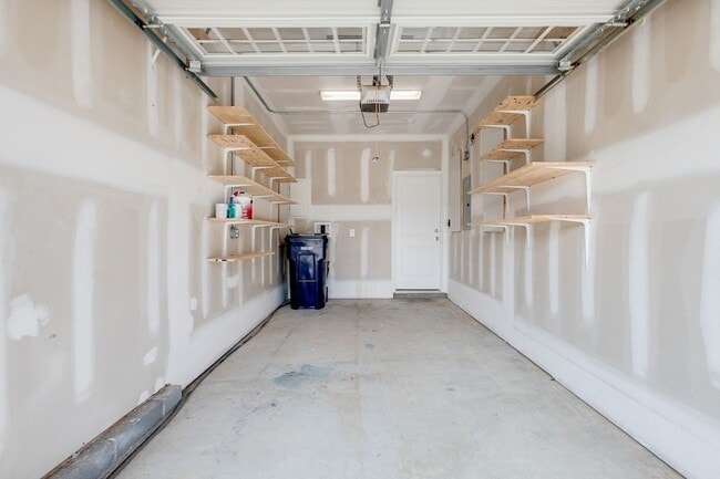 Building Photo - 3125 Sassafras Ln