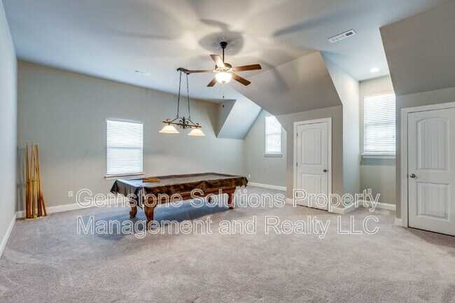 Building Photo - 2944 Hadley Close Ln