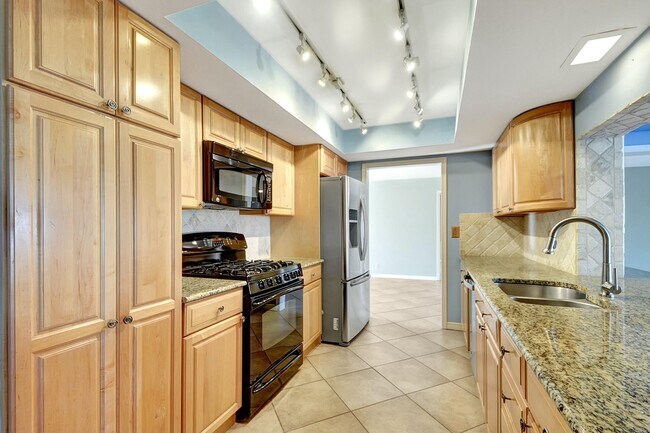 Building Photo - 1753 W Terrace Dr