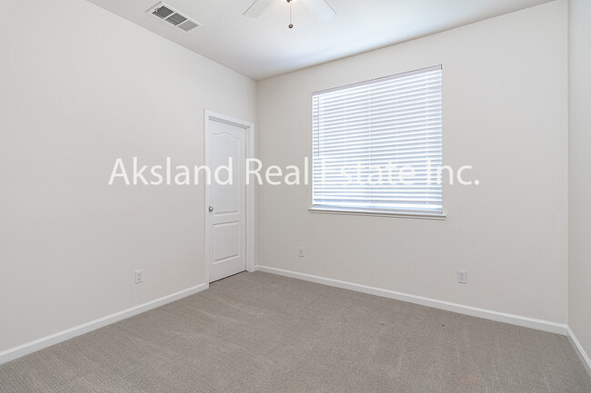 Building Photo - 2355 Azevedo Ave